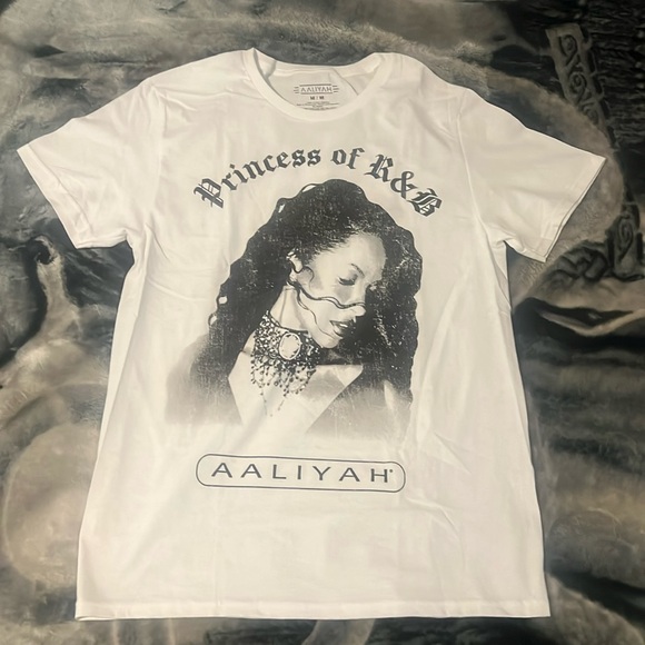 NWOT Aaliyah Mens Graphic Tee - Picture 1 of 1